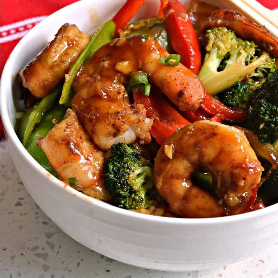Shrimp stir-fry with broccoli in savory brown sauce